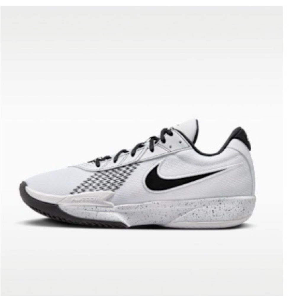Nike Men’s White/Black Low-Top Athletic Shoe